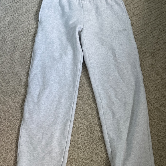 Heather Cloud White Wide Leg Aritzia Sweatpants - Picture 4 of 4